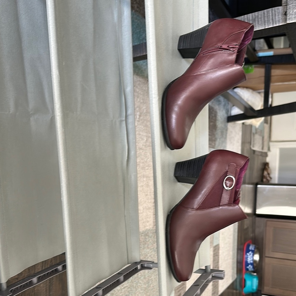 Elegant Burgundy Ankle Boots